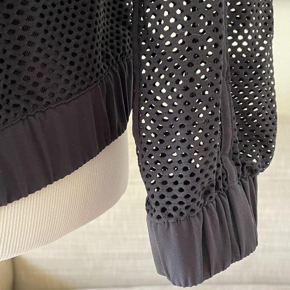 Lululemon Mesh on Mesh Jacket Size 6 - Picture 11 of 13